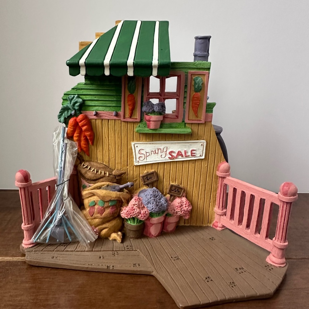 Department 56 - General Store/Rabbit's Easter Village